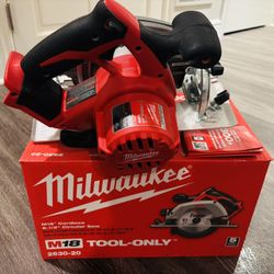 Milwaukee 6 1/2” M18 fuel Cordless/Brushless  Circular Saw 