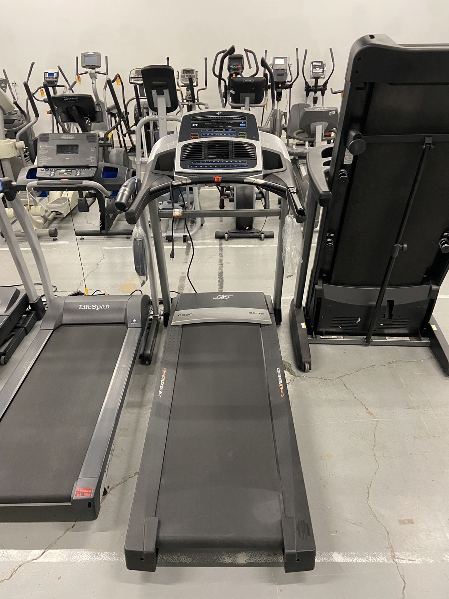 NordicTrack C950i Folding Treadmill for Home Gym