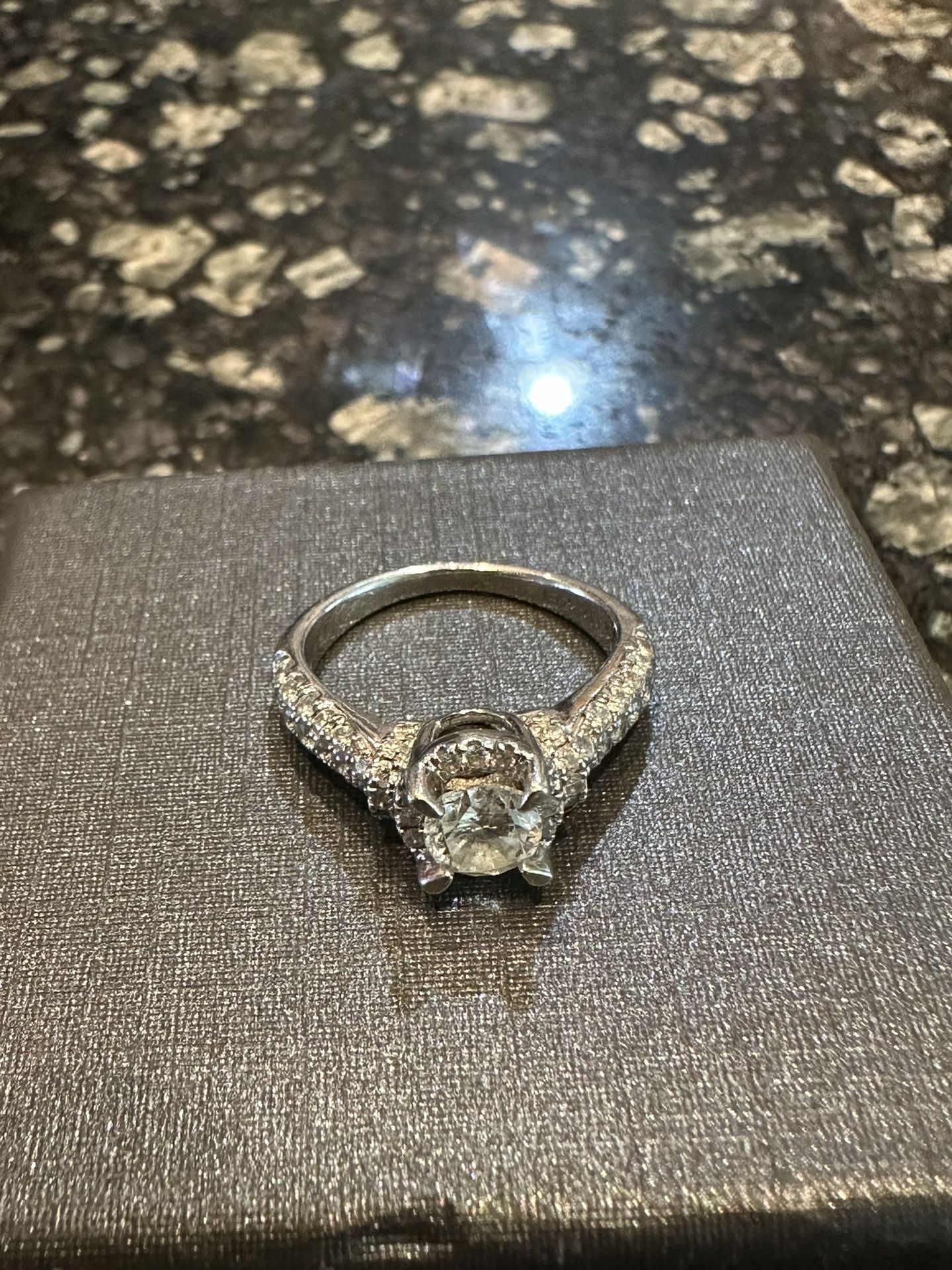 14K White Gold Wedding/Engagement Ring