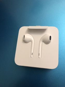 iPhone X headphones and jack connector