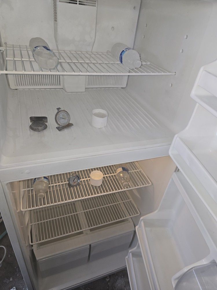 Magic Chef Fridge Apt Size 30 By 66 High 
