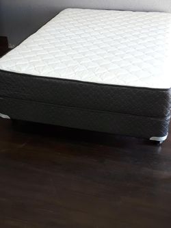 Queen size mattress and box spring