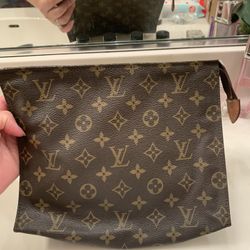 Authentic Louis Vuitton Toiletry 