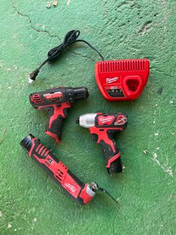 Milwaukee m12 kit 3 pcs 2 batteries 1 charger