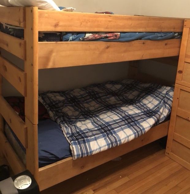 •••Twin Bunk Bed •••
