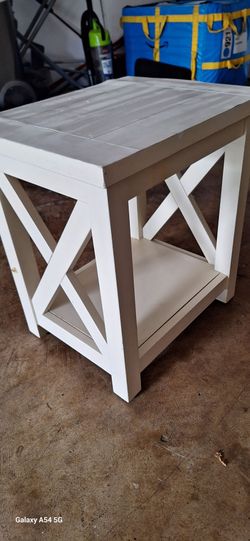 White Table Good in condition $15