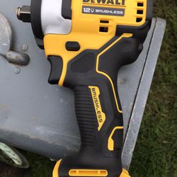 New Dewalt Compact Impact Wrench 1/2 In 12 V
