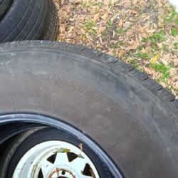 Lt275/70/18 Continental Tire(Only 1)