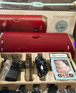 Cricut cake USED once LIKE NEW