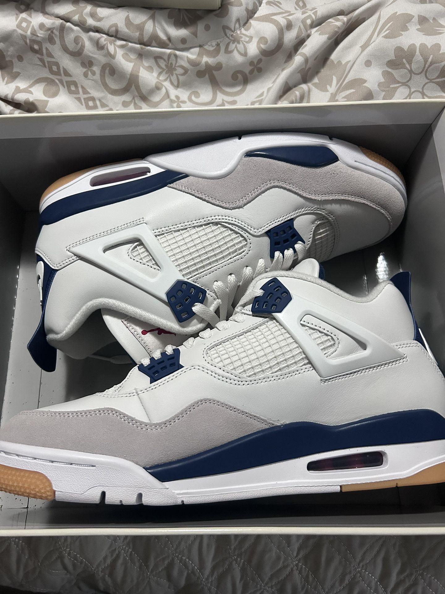 Air Jordan 4(Brand New Size 11.5)