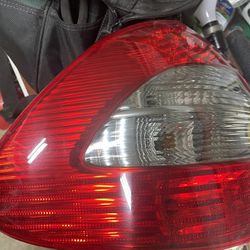 Mercedes E350/w211 LR Tail Light