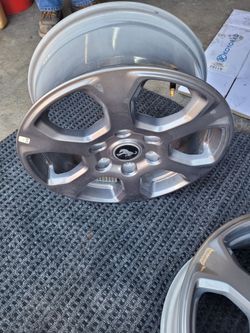 6x5.5 5 OEM Ford Bronco 17" Wheels
