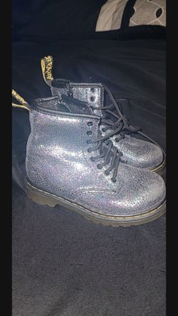 Dr. Martens Glitter Size 8t