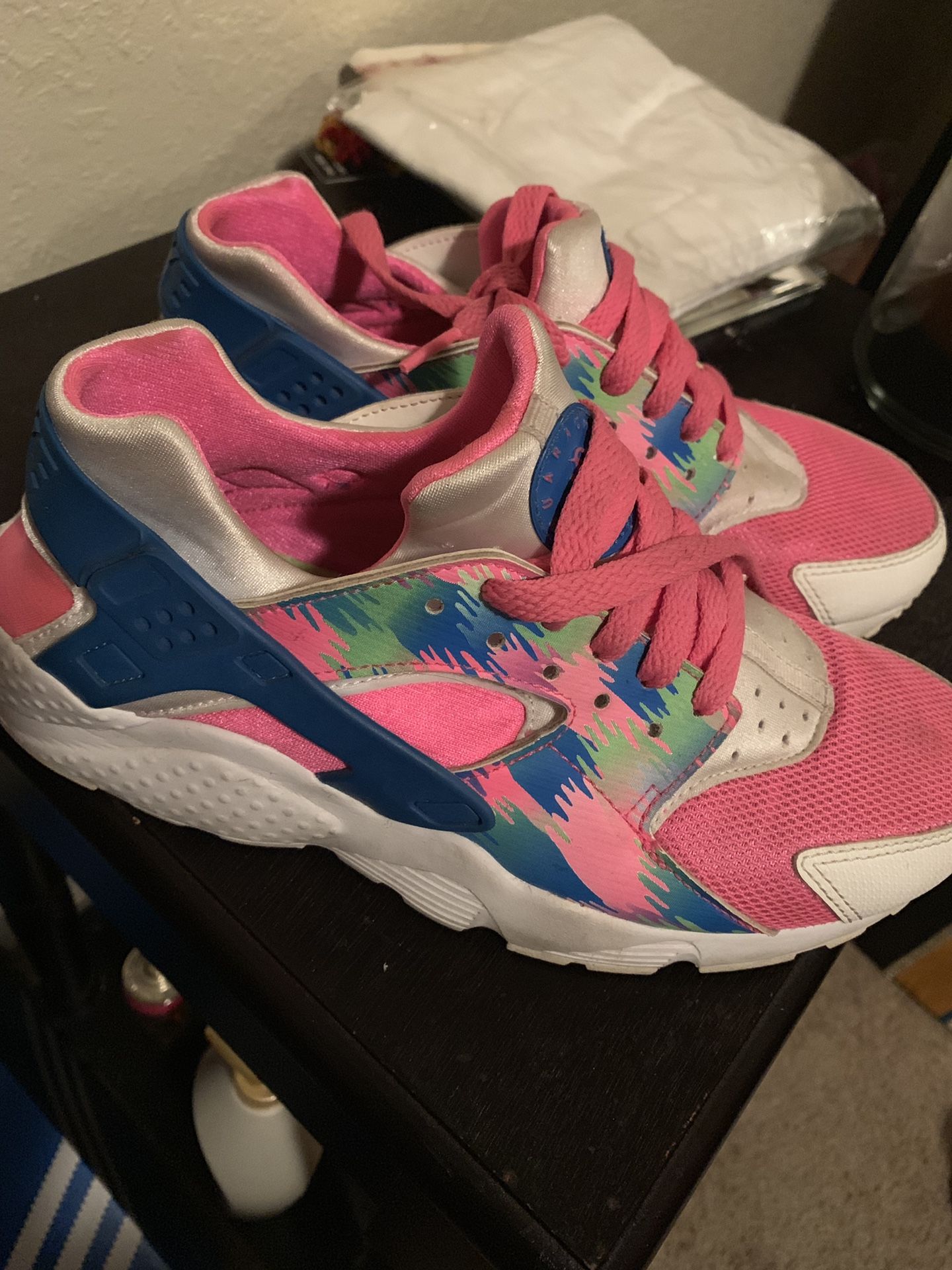 Nike Huaraches Size 6Y