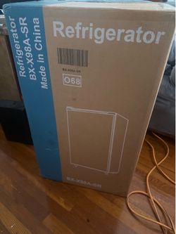 Brand new mini fridge never opened never been touched!!!!