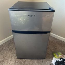 Whirlpool mini fridge w/ freezer