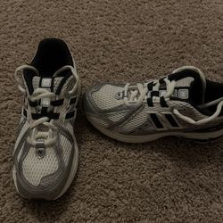 1906 New Balance size 6