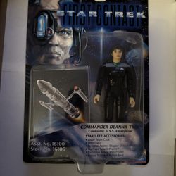 Playmates Toys Star Trek First Contact Commander Deanna Troi Action Figure