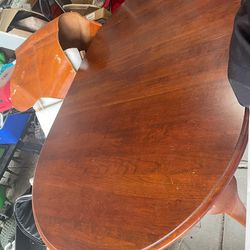 Queen Anne table and 5 chairs