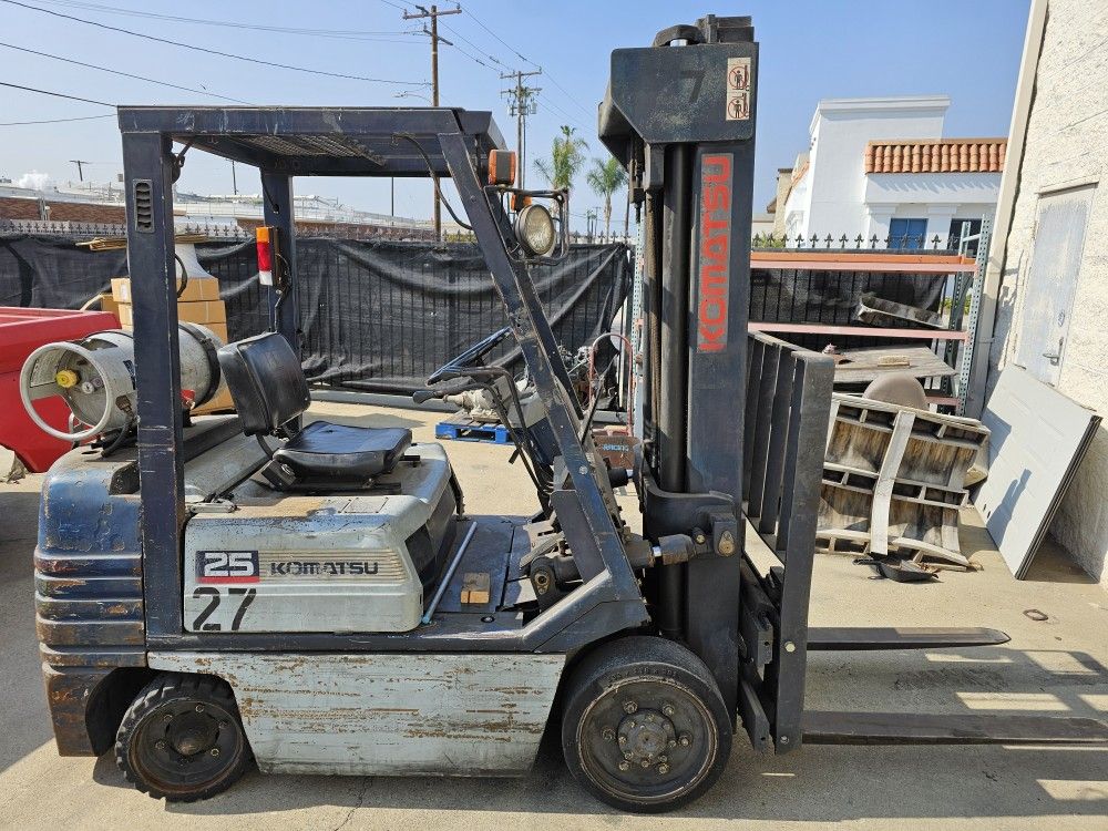 Komatsu Forklift FG/25ST-11 4000lbs