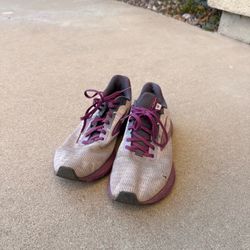 Brooks Launch 8 Pink/Purple Women’s Running shoes size 9