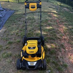 DEWALT RWD Self propelled Commercial Engine 196cc