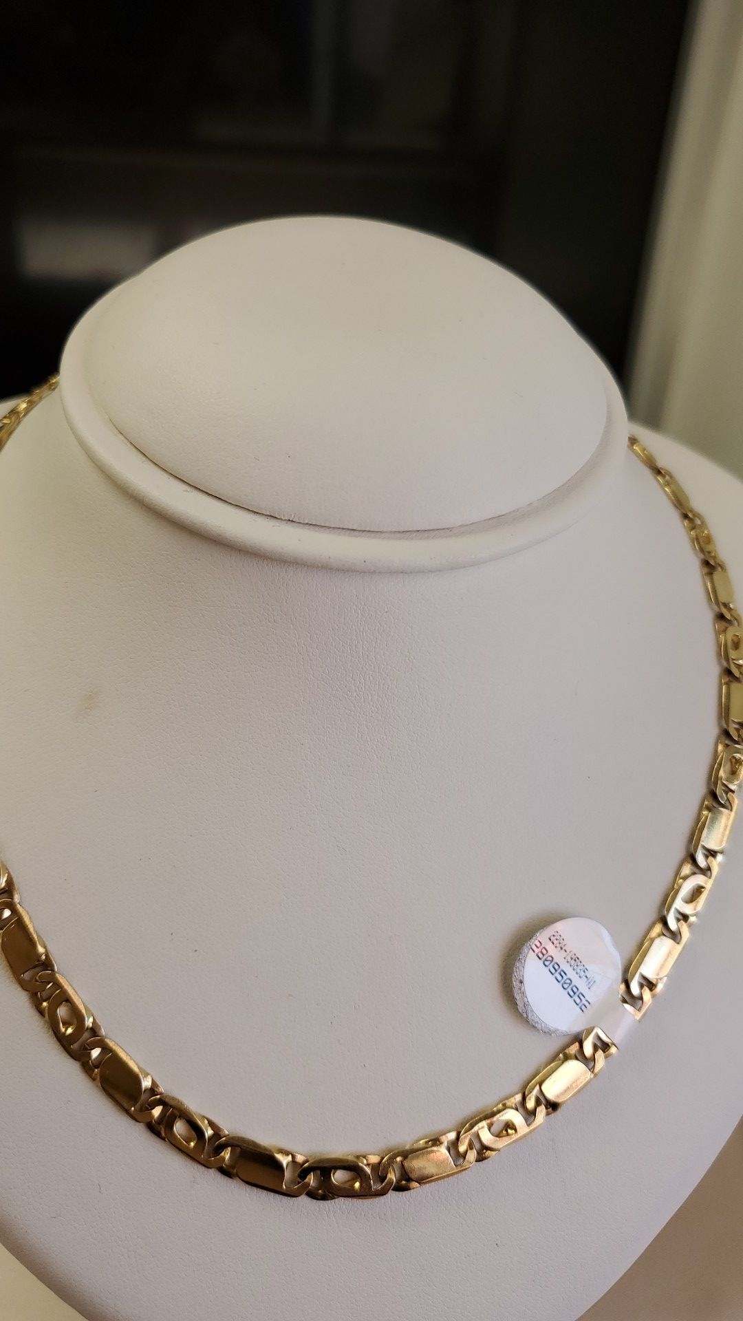 14k gold necklace 39.7 grams 24long if you are interested ask for maribel thank you