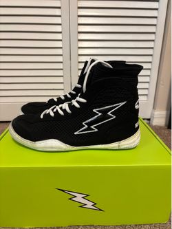 Nidrogen pro gen phantoms size 8 wrestling shoes
