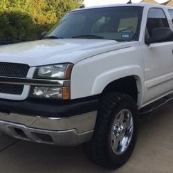 GOOD CAR CHEVROLET SILVERADO 2004!