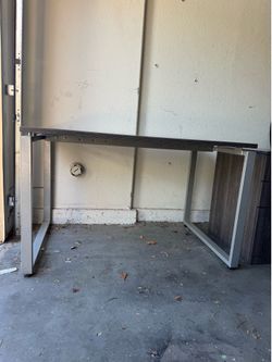 Desk (2) Filing Cabinet (2)