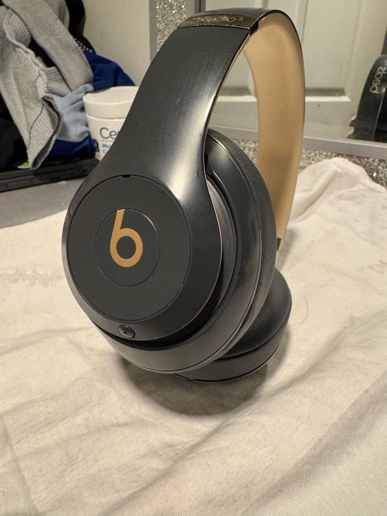 Grey & Gold Beats Studio 3 Wireless Noise Cancelling Headphones
