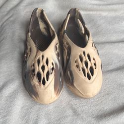 Yeezy Foam RNNR MX Cream Clay