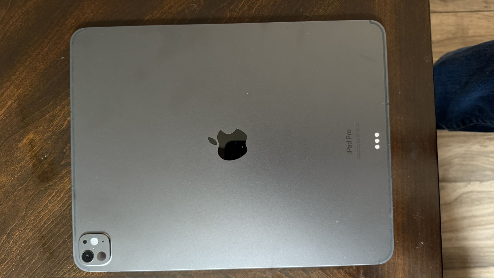 Apple iPad 13” Pro M4 With 512 gig Memory Cell/wifi (unlocked)