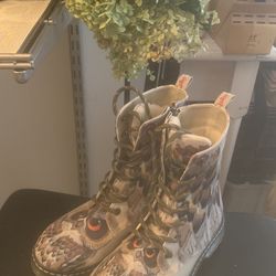 Goby Boots Owe lets  Doc Martin Style Boots