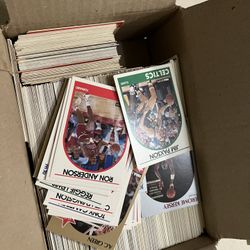 About 1000 basketball cards