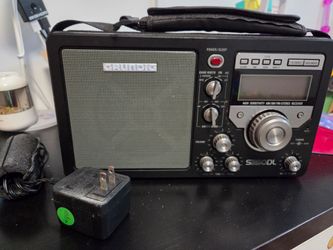 Grundig S350DL AM/FM/SW World Receiver
