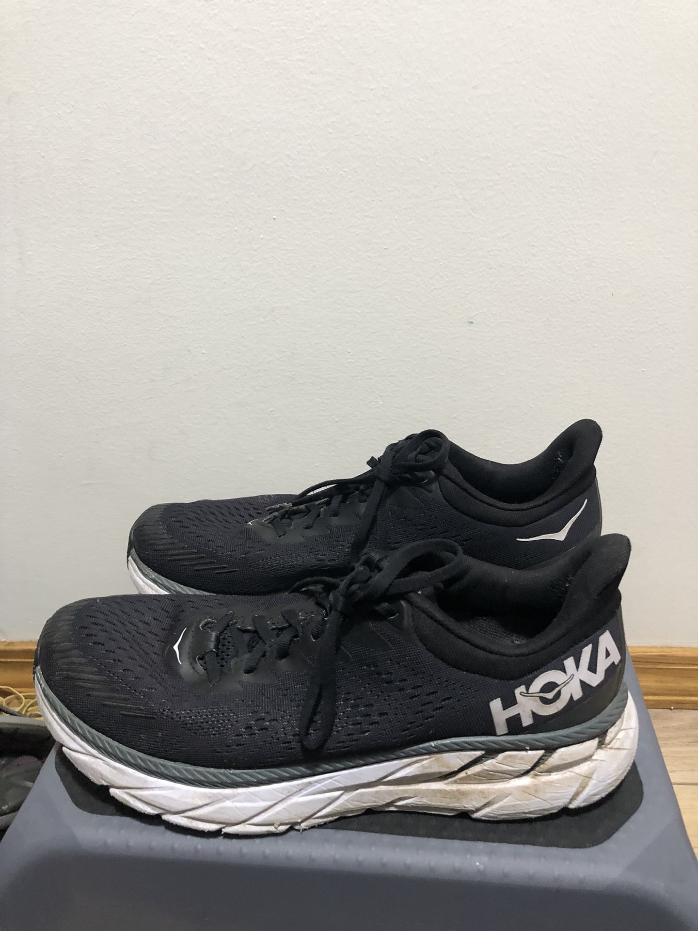 Hoka Clifton 7 Women’s Black and White Athletic Sneakers Size 11
