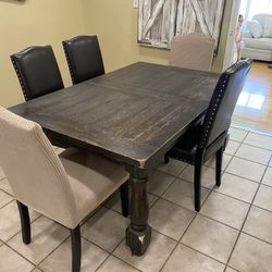 Dining Room Table And Chairs 