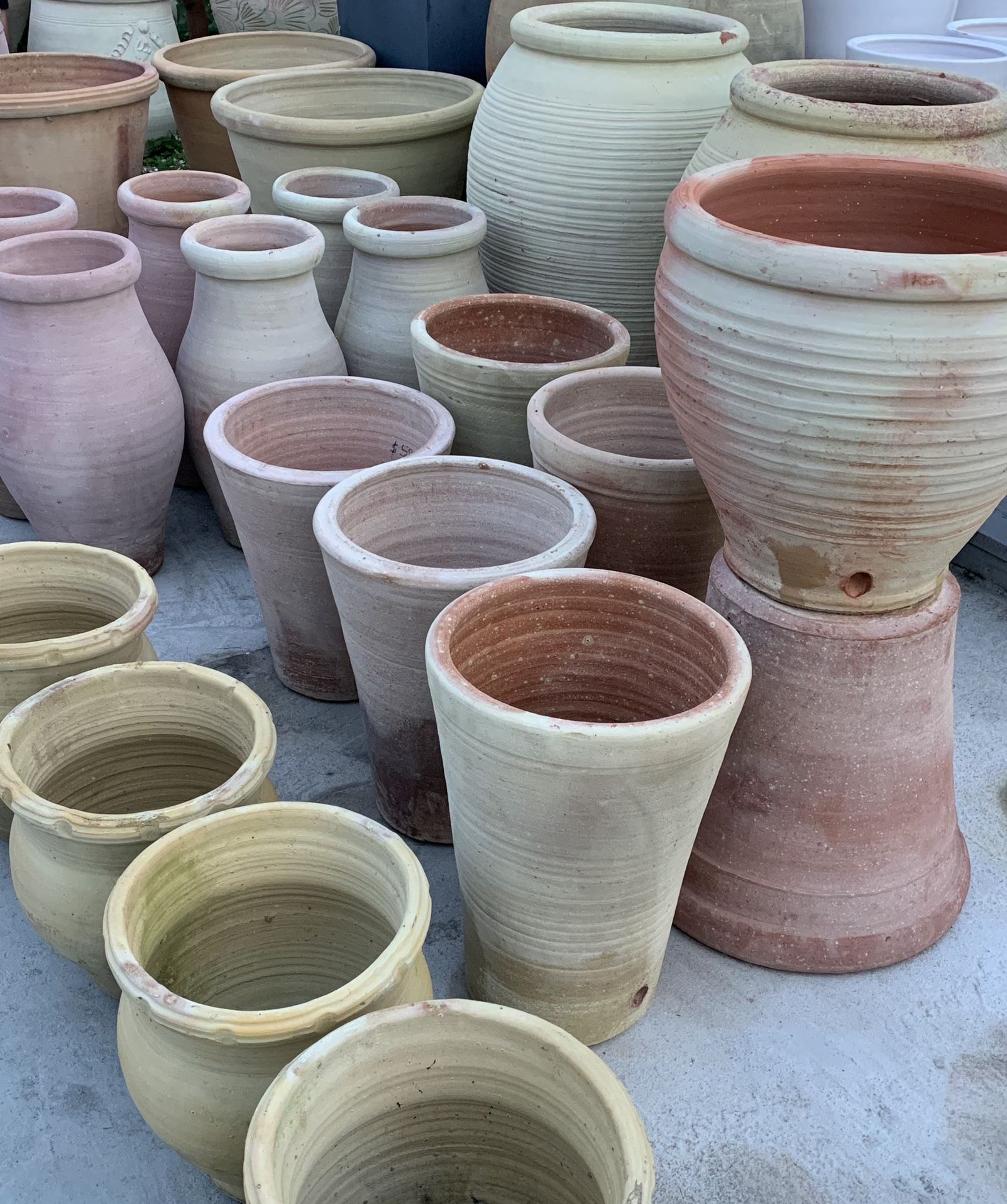 Blowout Sale Clearance! Pots Planters And More FREE DELIVERY