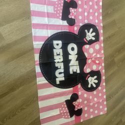 Minnie Backdrop & Birthday Sign 