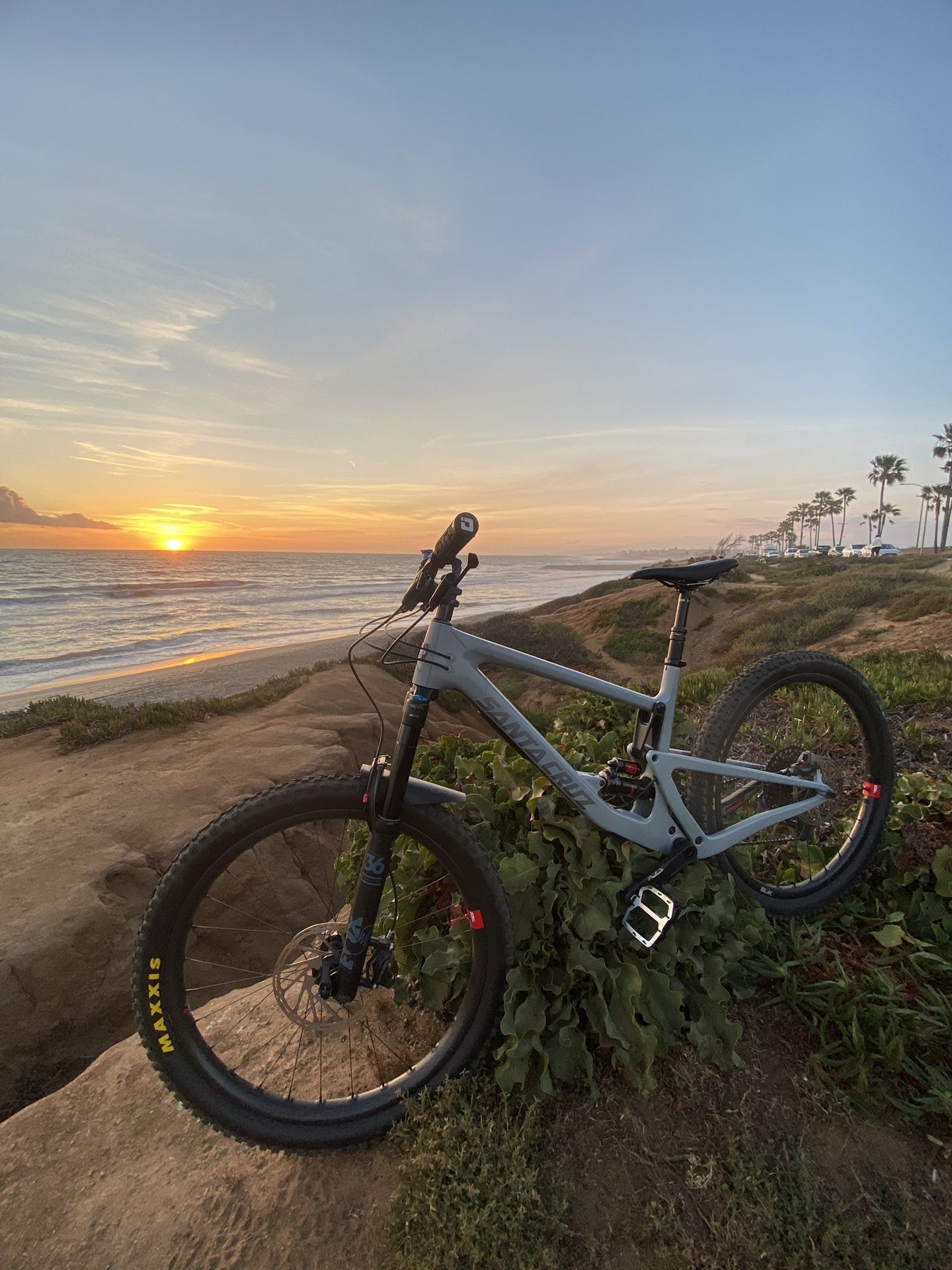 Santa Cruz Bronson C 27.5 2019 Primer Grey