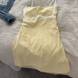 Small Sporty yellow dress With White Trim