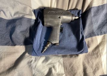 BLUE-POINT TOOLS  1/2" DRIVE  AIR IMPACT WRENCH   $65 OBO