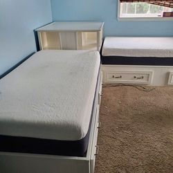 Twin Bed Set, Corner Unit, Dressers
