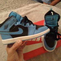 Jordan 1s/ 🤯🤯💥💥💥Sz.2Y UNIVERSITY BLUE