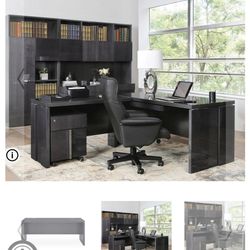 Dania –Mondiana 66” Desk, Return, And Two Lateral File Cabinets