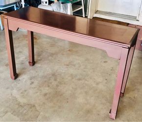 Solid TV table
