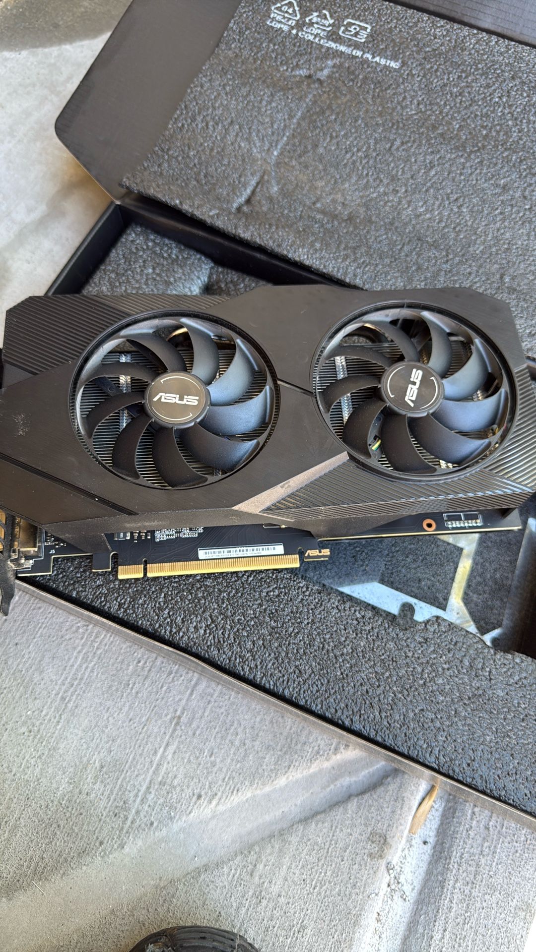 Asus 2060 Graphics Card Great Shape