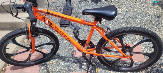 Mongoose element mountain bike