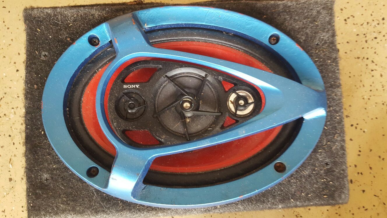 2 Sony XS-R6942 Xplod 6x9 inch 4-Way 270 Watts Car Speakers